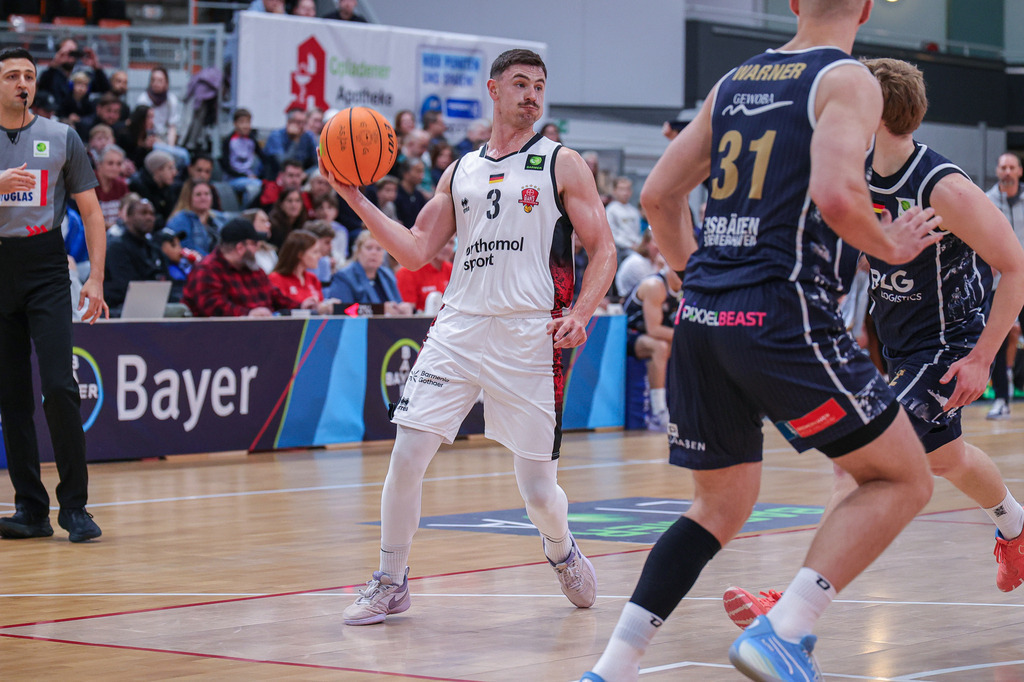 Pro A BAYER GIANTS vs Eisbären Bremerhaven-77 | Fotos von Basketballspielen aus dem Raum NRW fotografiert von Gero Mueller-Laschet und Daniel Schaefer - Realisiert mit Pictrs.com