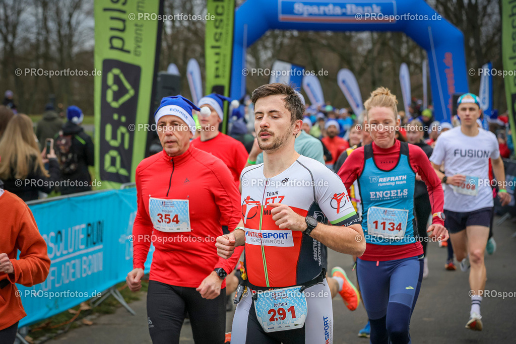 6. Bonner Nikolauslauf; Bonn, 14.12.2025 | Impressionen vom 6. Bonner Nikolauslauf am 14.12.2025 in Bonn (Nordrhein-Westfalen). 