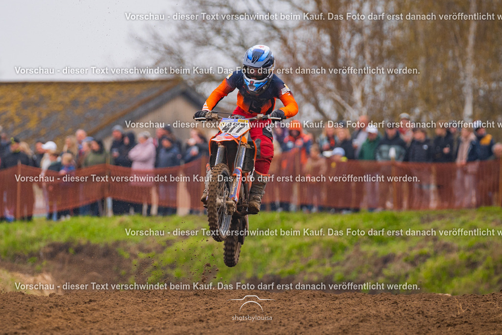 20260412_MCCBensdorf-1252 | Sportfotografin aus Berlin-Brandenburg mit Fokus auf Motocross. Ich halte deine sportliche Leistung und echte Emotionen auf und neben der Strecke professionell fest. Entdecke die Fotos von deinem Rennen und bestelle sie direkt hier im Shop.