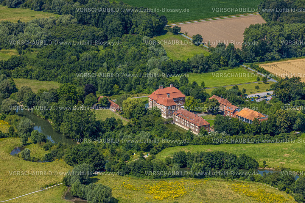 Hamm240707241 | Luftbild, Schloss Oberwerries, Wasserschloss und Fluss Lippe mit Lippeaue, Wiesen und Felder, Stadtbezirk Heessen, Hamm, Ruhrgebiet, Nordrhein-Westfalen, Deutschland