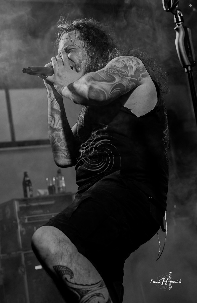 Justice Daudenwinden | Frank Herberich Fotografie, Frank Herberich, Fotografie, Hochzeit, Portrait, St. Peter Ording, Ording, Westerhever, Nordsee, Frank Fotografie, Hardheim,  Odenwald,Walldürn, Band,Eventfotografie - Realisiert mit Pictrs.com