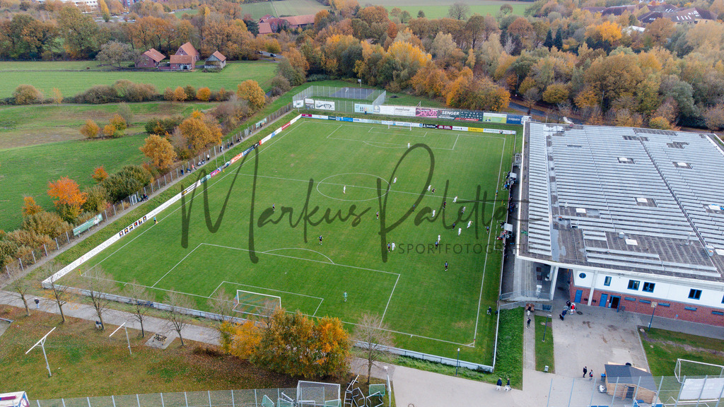 Oberliga Westfalen, Saison 2025/26, 13. Spieltag: 1. FC Gievenbeck - Türkspor Dortmund 2000 | Münster, 02.11.2025: Oberliga Westfalen, 13. Spieltag, 1. FC Gievenbeck empfängt Türkspor Dortmund 2000 im Sportpark Gievenbeck in Münster. Foto: sportfotografie.ms | Markus Paletta - Realisiert mit Pictrs.com