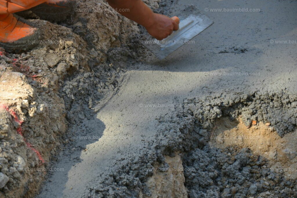 bib-lg04-betonarbeiten-0044 | Nach LV-Leistungsgruppen sortierte Detailfotos über den Bau eines Hauses. Alle Hausbau-Bilder direkt vom Urheber und Autor der Website Haus-Selber-Bauen.com