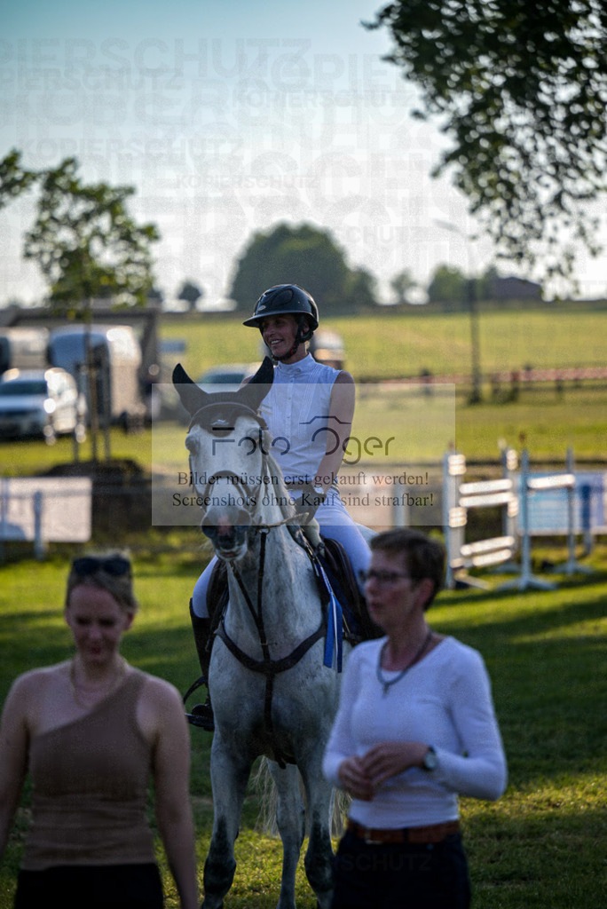Reitturnier Voxtrup | Entdecke hochwertige Reitturnierfotos von Foto Oger. Professionell, emotional und authentisch – jetzt Lieblingsmomente im Shop bestellen.Deutschlandweite Turnierfotografie. - Realisiert mit Pictrs.com