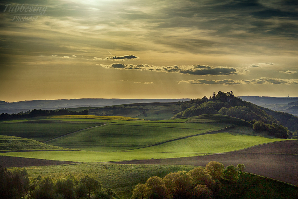 mägdeberg | Rothenburg ob der Tauber. Nur hier gibt es Exklusive und passend zur Jahreszeit Ihr Wandbild, T-Shirt, Tasse und alles was das Rothenburg Herz begehrt. - Realisiert mit Pictrs.com