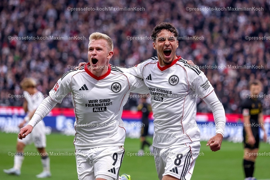 SGE05042601100 | 05.04.2026, Fußball, Eintracht Frankfurt - 1.FC Köln, 1. Fußball Bundesliga, 28. Spieltag, Deutsche-Bank-Park (Frankfurt am Main), Saison 2025 2026: Torjubel nach dem Tor zum 1:0 durch Torschütze Jonathan Burkardt&nbsp;(Eintracht Frankfurt #09)  zusammen mit Fares Chaïbi&nbsp;(Eintracht Frankfurt #08)   DFB Regulations prohibit any use of photographs as image sequences and or quasi-video.