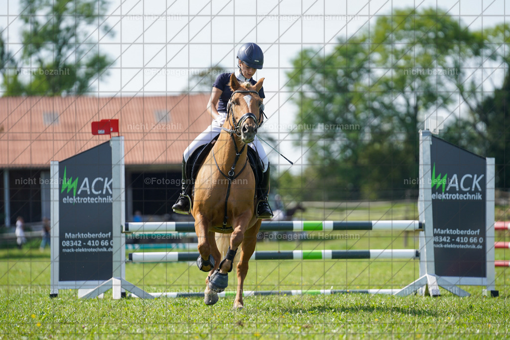 20230917-FAH09490 | Landsberg am Lech, 2023, Kaufbeuren, Kempten, Allgäu, Turnierfotografen Bayern, Fotoagentur Herrmann, Turnierbilder, Reitsport Fotos, Pferdefotograf, Augsburg, Bad Tölz, Dachau, Karlsfeld, Memmingen, Buchloe, Schwabmünchen