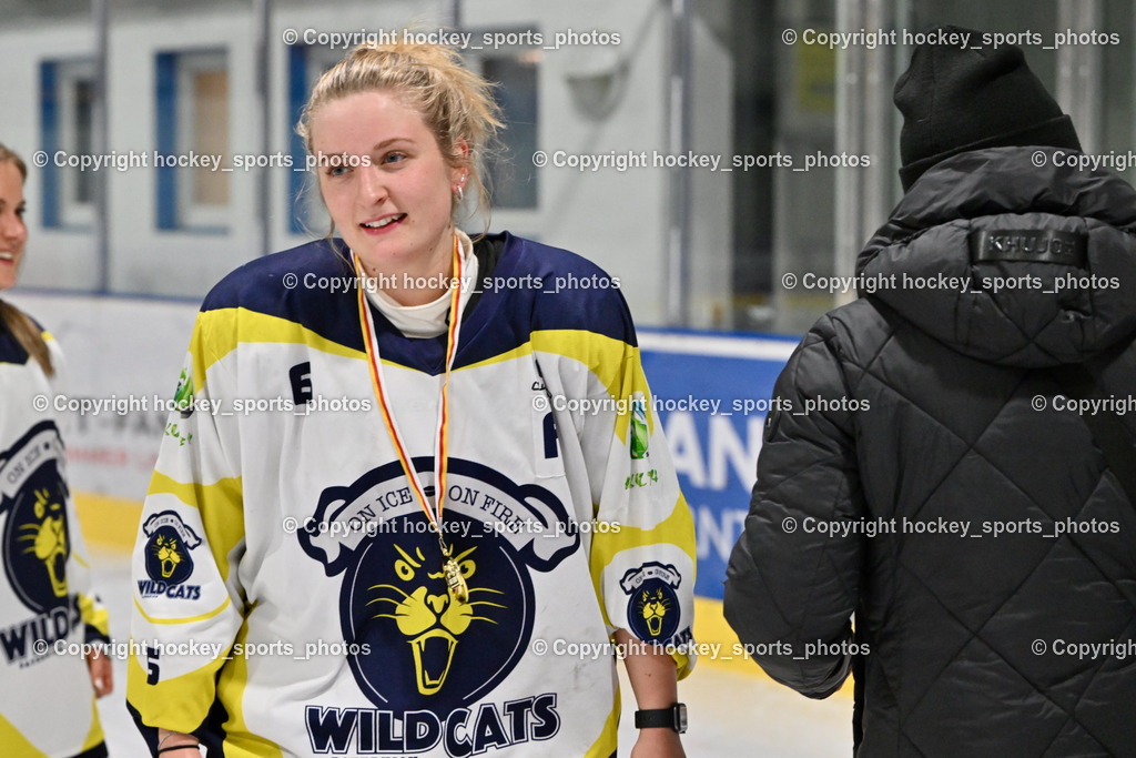 WILDCATS PATERNION & Lady Hawks Siegerehrung-Meisterfeier | #6 Jelovcan Selina WILDCATS PATERNION, Medailienübergabe, WILDCATS PATERNION &amp; Lady Hawks Siegerehrung-Meisterfeier, WILDCATS PATERNION &amp; Lady Hawks Siegerehrung-Meisterfeier am 12.03.2025 in Steindorf (Ossiachersee Halle), Austria, (Photo by Bernd Stefan)