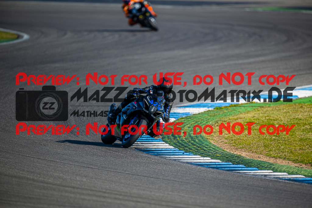 MaZZes_FotoMatrix_230410_2263 | WEISS