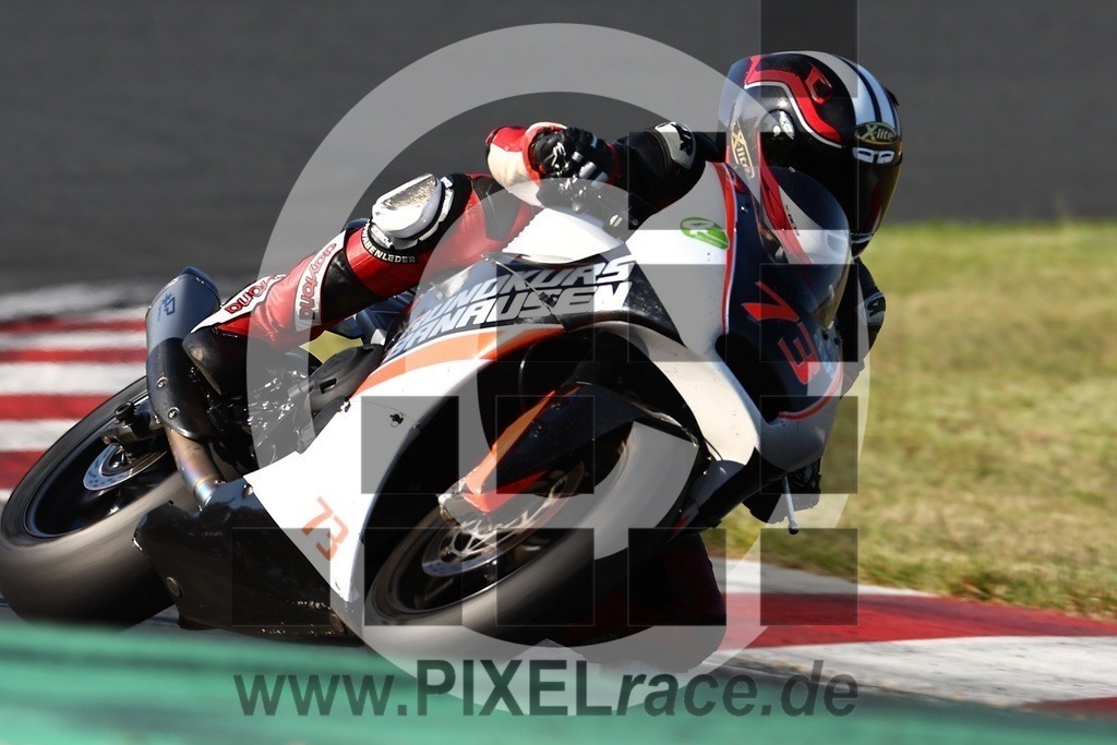 0073-20240813_05345 | Schöne Erinnerungen an spannende Momente - das festzuhalten ist unser Job. PIXELrace.de ist seit 2003 auf den Rennstrecken Europas unterwegs um die Action draußen beim Fahren und die wunderbare Stimmung imm Fahrerlager für euch einzufangen.