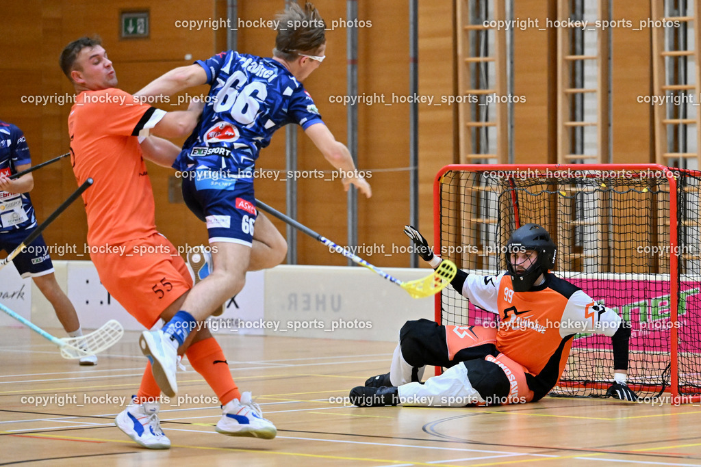 VSV Unihockey vs. SZPK Floorball | #55 Marcell Velencei SZPK SÁROSI OPTIKA KOMÁROM, #66 Jakob Rainer VSV Unihockey, #99 Zoltán Szuri SZPK SÁROSI OPTIKA KOMÁROM, VSV Unihockey vs. SZPK Floorball, VSV Unihockey vs. SZPK Floorball am 23.11.2024 in Villach (Ballspielhalle St. Martin), Austria, (Photo by Bernd Stefan)