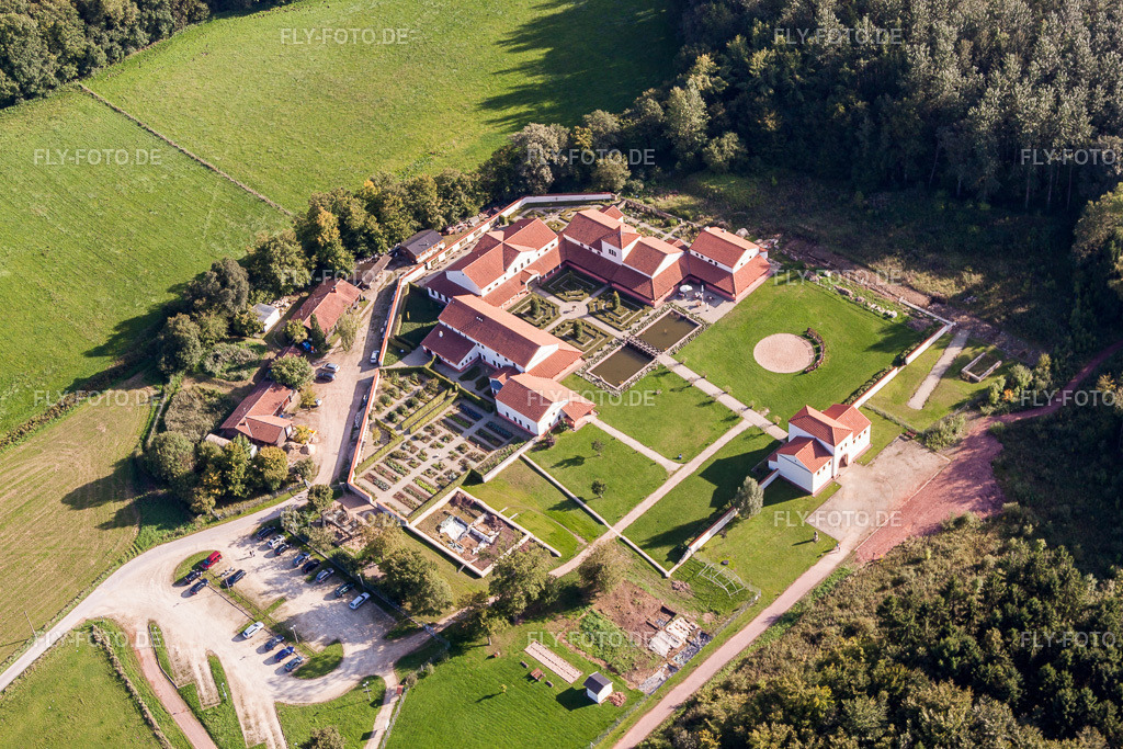 Freilegung archäologischer Grabungsstätten auf dem Gelände des  Archäologiepark Römische Villa Borg | Luftbild: Freilegung archäologischer Grabungsstätten auf dem Gelände des  Archäologiepark Römische Villa Borg im Ortsteil Borg in Perl im Bundesland Saarland in Deutschland. Foto: IMG_33773.jpg vom 11.09.2010 durch Werner Riehm/FLY-FOTO.de - Realisiert mit Pictrs.com