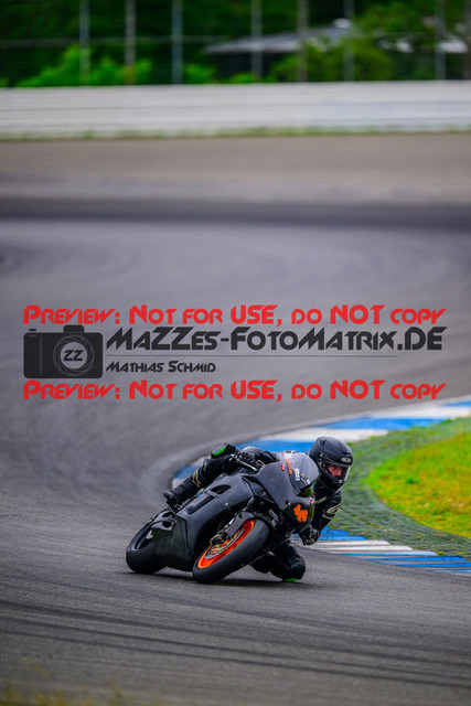 MaZZes_FotoMatrix_240614_6007705_3096 | WEISS