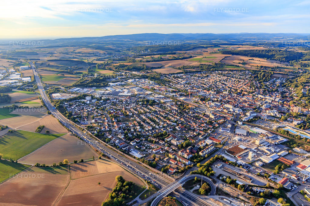 Luftbild: Ortsansicht aus Südosten in Sinsheim im Bundesland Baden-Württemberg in Deutschland. Foto: IMG_111553.jpg vom 09.09.2018 durch Werner Riehm/FLY-FOTO.de