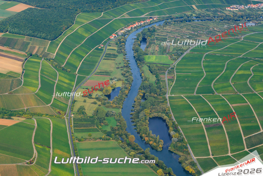 Luftbild von Main Volkach - Luftaufnahme wurde 2012 von https://frankenair.de mittels Flugzeug (keine Drohne) erstellt - die Geschenkidee
