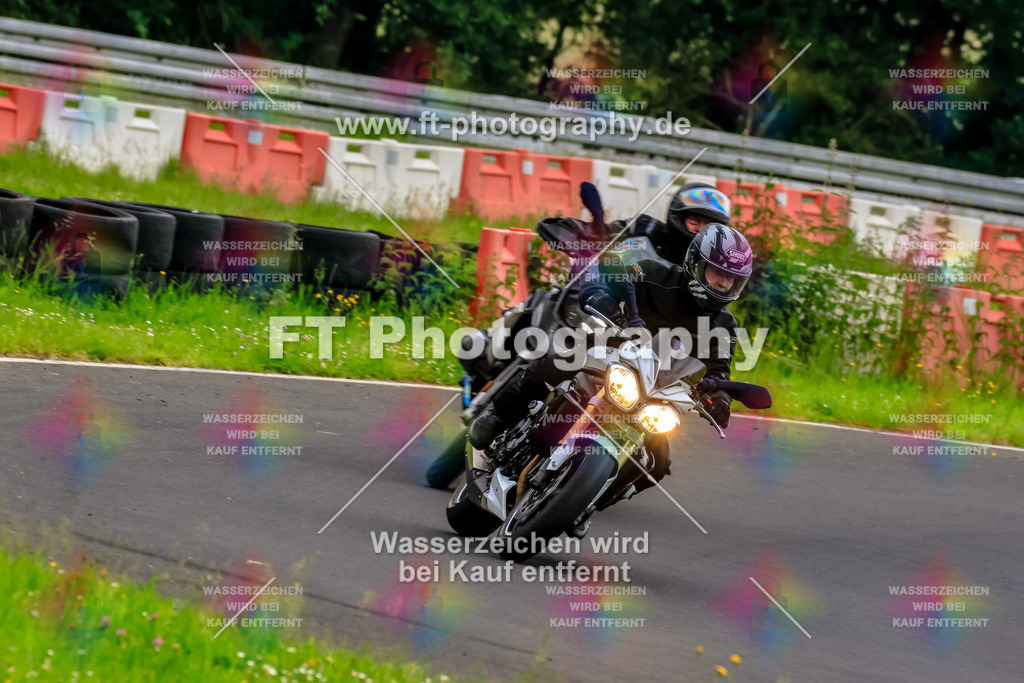 VBK-6881 | Hier findet Ihr Bilder von Touristenfahrten auf der Nürburgring Nordschleife oder von anderen Veranstaltungen die ich besucht habe. Viel Spass beim Durch Schauen 