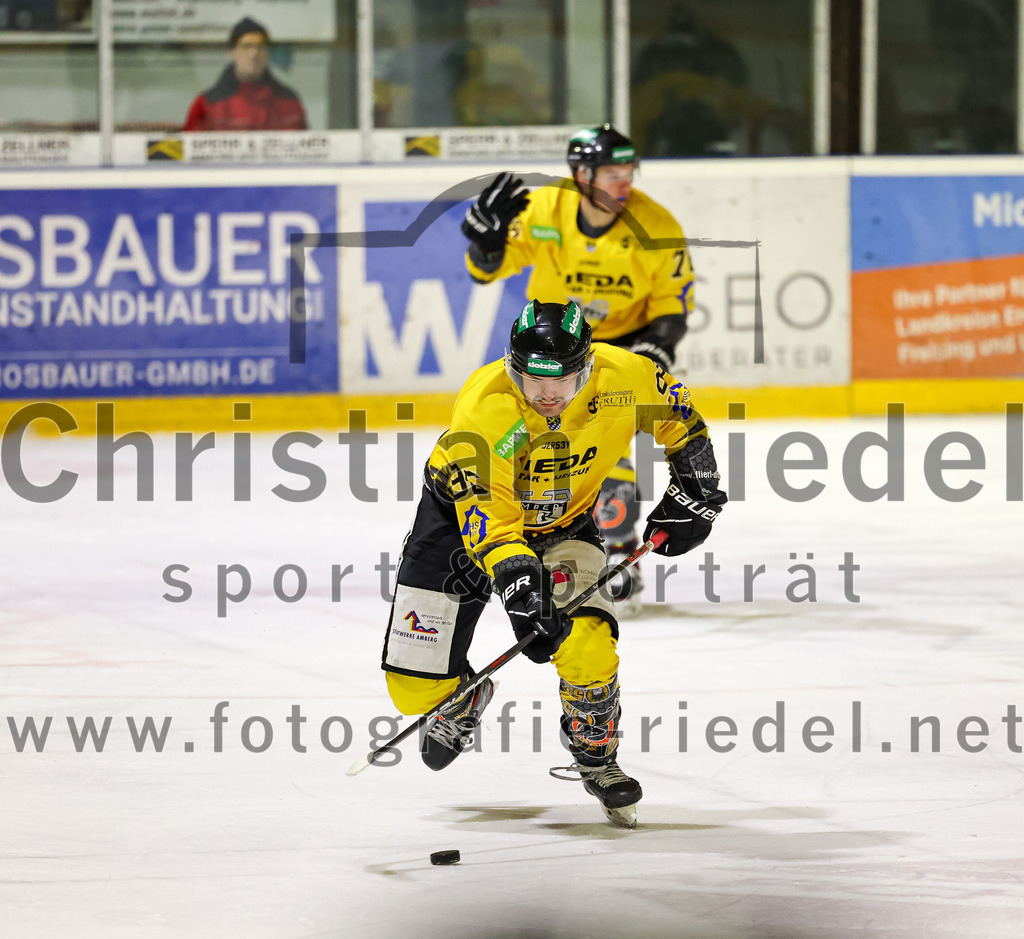 2022-11-20_055_TSV_Erding_gegen_ERSC_Amberg | Erding, Deutschland, 20.11.2022:
Eishockey, Bayernliga 2022 / 2023, 15. Spieltag, TSV Erding gegen ERSC Amberg, Endergebnis: 5:1

Aron Schwarz (ERSC Amberg, #96)

Foto: Christian Riedel / fotografie-riedel.net