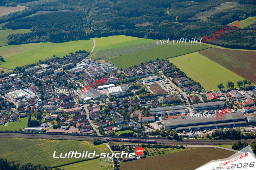 Die Luftaufnahme Egelharting - Kirchseeon wurde 2021 mittels Flugzeug (keine Drohne) erstellt. Hohe Auflösung -für große Poster und Wandbilder geeignet!