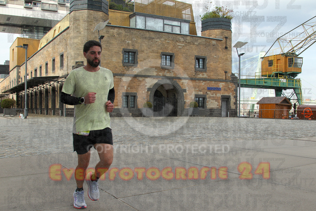 250920_1524_EV4_8688 | Sportfotografie im Rhein-Sieg Kreis, Köln, Bonn, NRW, Rheinland Pfalz, Hessen, etc. Unser Tätigkeitsfeld umfasst den Laufsport vom Volkslauf über den Marathon, Duathlon, Triathon bis zum Ultralauf wie Kölnpfad Ultra oder Schindertrail.