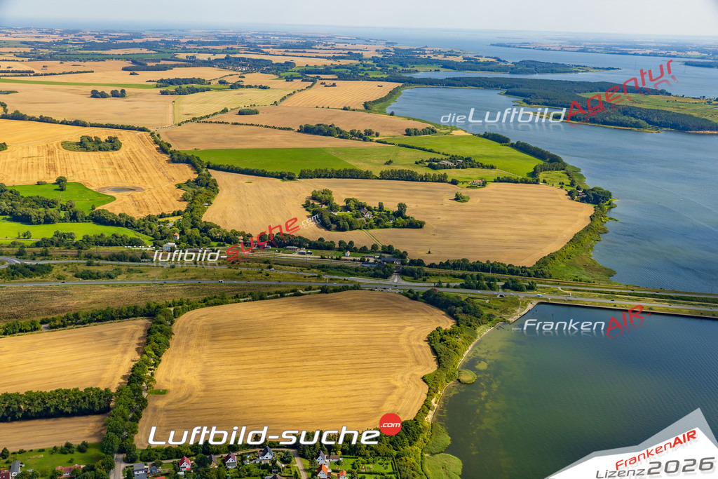 Bahnhof Altefähr Bild- Das Luftbild wurde 2025 vom UL-Flugzeug heraus erstellt ( keine Drohne bzw. Drohnenaufnahme ) - Hochauflösende Luftaufnahme -Nicht vergleichbar mit Google Maps oder Satelittenbilder- Die Geschenkidee !Mit Lizenz und Bildrechte bestellbar - CC