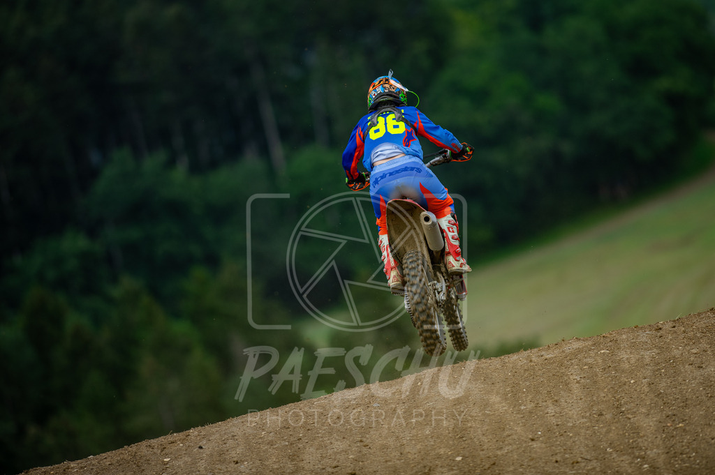 Lady (68) | Paeschuphoto Shop - Wer nicht sucht der auch nicht findet.Ob Motocrossbilder oder von einem besuchtem Spiel, Hauptsache Action. - Realisiert mit Pictrs.com