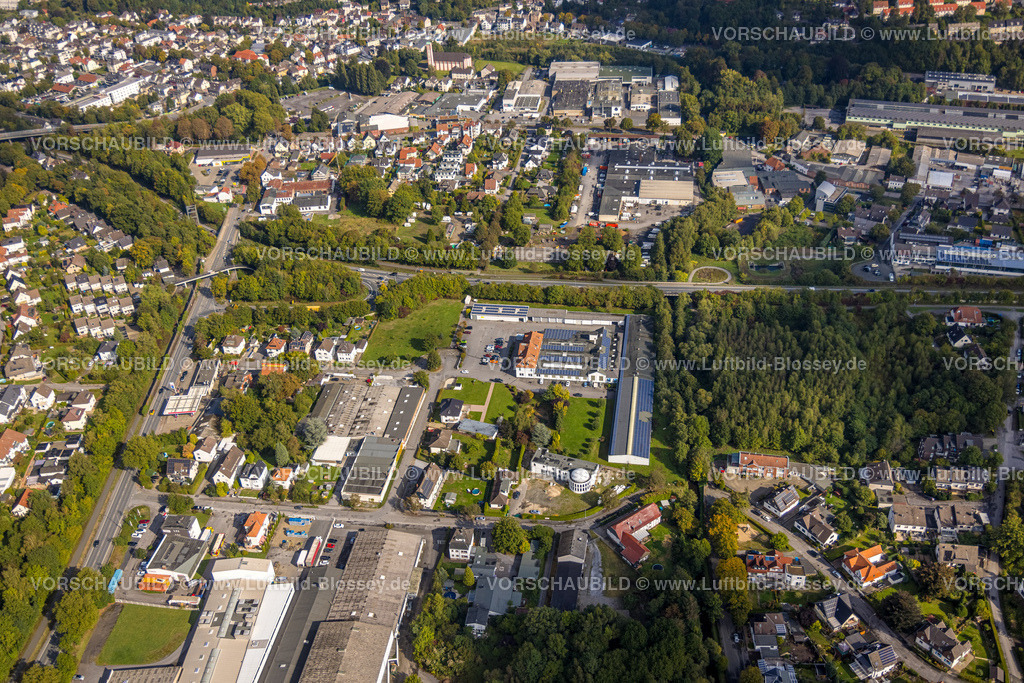 Menden220901443 | Luftbild, Gewerbegebiet An der Fingerhutsmühle,  Pferdekaemper GmbH mit Solardach, Moschee, Menden, Ruhrgebiet, Nordrhein-Westfalen, Deutschland