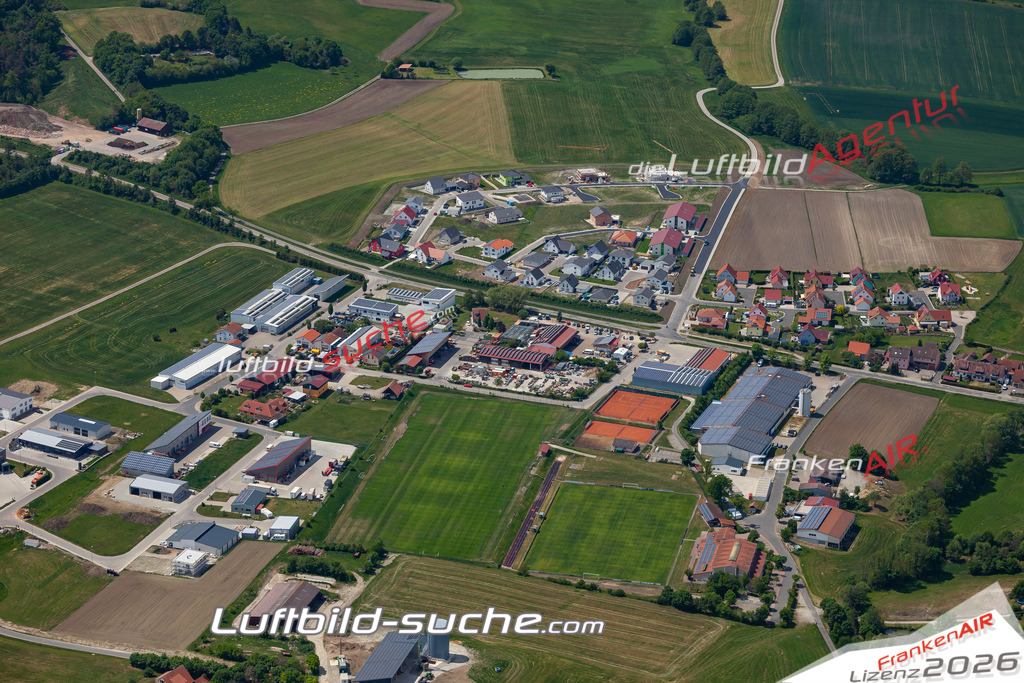 Aktuelles Luftbild von neumuehle  - Die Luftaufnahme wurde 2020 mittels UL-Flugzeug erstellt ( keine Drohne ) - hochauflösende Kamera-Systeme von  Canon -Beste Qualität - Für grossformatige Ausdrucke geeignet. Die Geschenkidee !