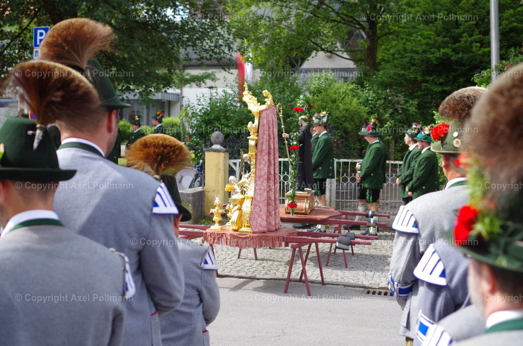 IMGP5329 | fotografiert von Axel PollmannLeonhardi Wallfahrt Benediktbeuern und Murnau, Fronleichnam, Fasching, Landschaft im Loisachtal und Benediktbeuern  - Realisiert mit Pictrs.com