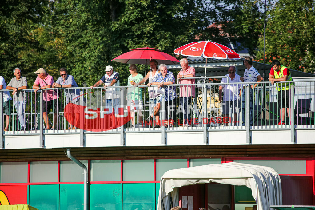 ASK Klagenfurt - SC Weiz 2:3, Kärntner Liga 3. Runde | Zuschauer ASK Klagenfurt - SC Weiz 2:3 am 13.08.2023 in Klagenfurt
(ASK Sportzentrum Fischl), Austria, (Photo by Ernst Krawagner sport-fan.at) - Realisiert mit Pictrs.com