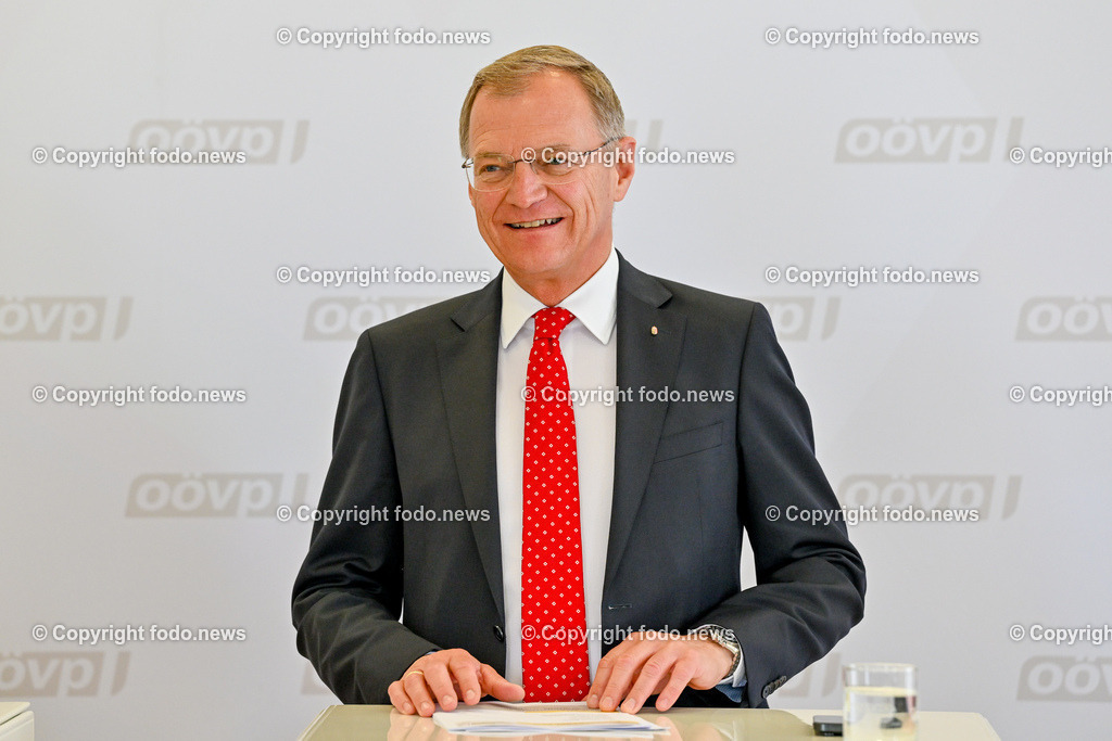 Pressekonferenz OeVP Oberoesterreich_ OOeVP-Kandidatenteam für die Nationalratswahl 2024_ 01.07.2024-5 | 01.07.2024, Linz, AUT, Pressekonferenz OeVP Oberoesterreich, OOeVP-Kandidatenteam für die Nationalratswahl - Stark fuer Oberoesterreichs Interessen, im Bild LH Thomas Stelzer (VP, Landeshauptmann Ooe)