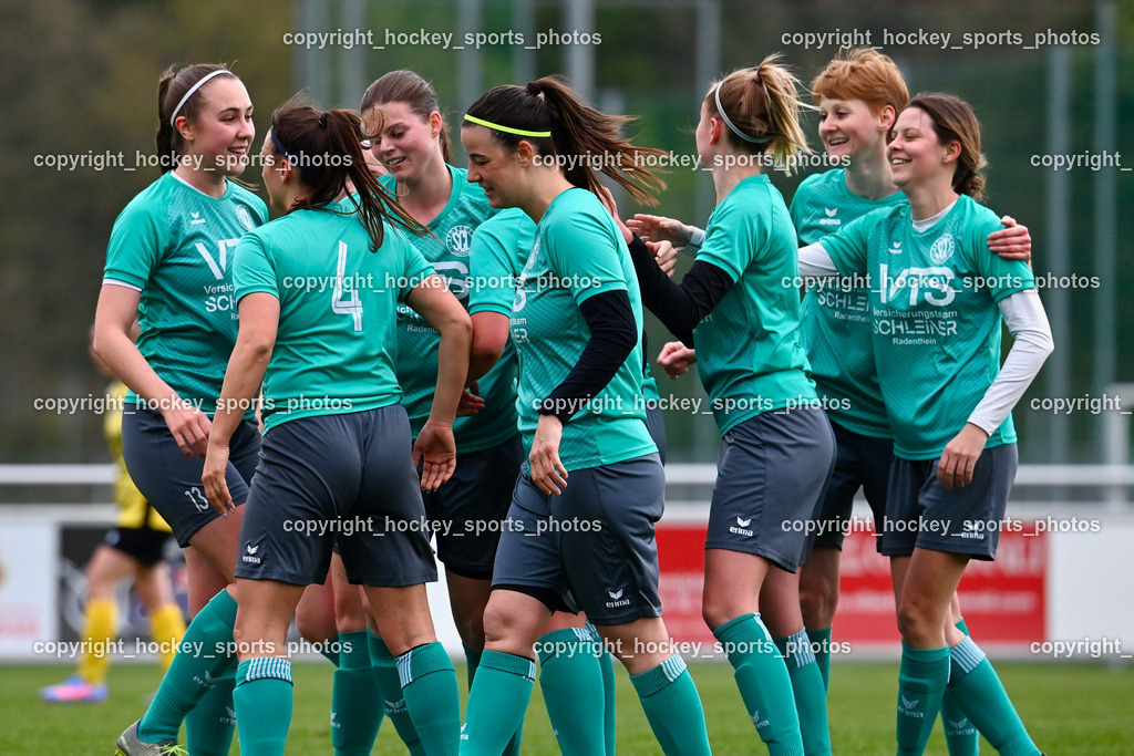 SC Landskron vs. Carinthians Hornets Spittal 1b | Jubel SC Landskron Mannschaft, #13 Lisa Greibl, #10 Sarah Jelinek, #12 Laura Koller, #5 Sabine Haas, #18 Stefanie Latzin, #7 Hannah Maria Kautz, #4 Leonie Lackner,