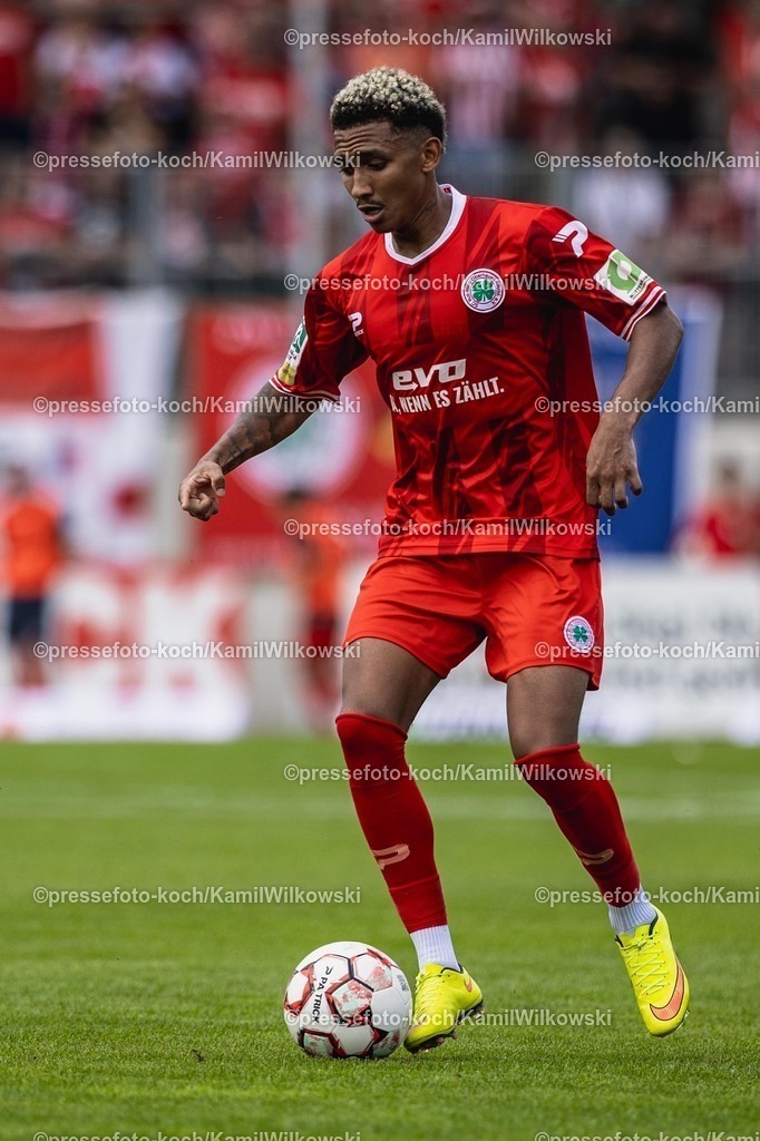 xKWI26072501036 | 26.07.2025, xkwix, Fußball, Regionalliga-West, Rot-Weiß Oberhausen - FC Gütersloh, Stadion Niederrhein: Eric Gueye (Rot-Weiß Oberhausen #11) 