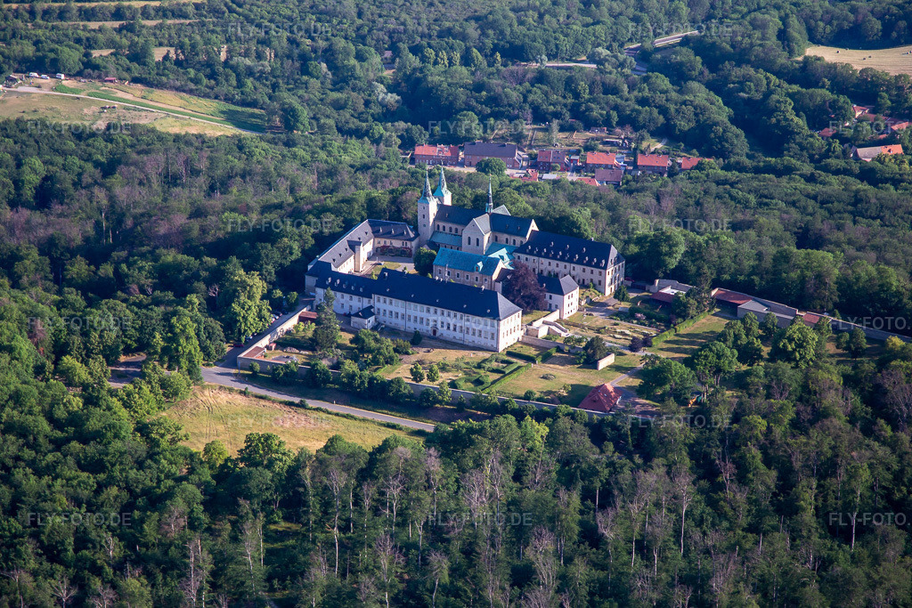 Luftbild: Kloster Huysburg im Ortsteil Röderhof in Huy im Bundesland Sachsen-Anhalt in Deutschland.Foto: IMG_136343.jpg vom 15.06.2023 durch Werner Riehm/FLY-FOTO.deAuflösung des Originals: 5306 x 3537 px| Benediktinerkloster Huysburg