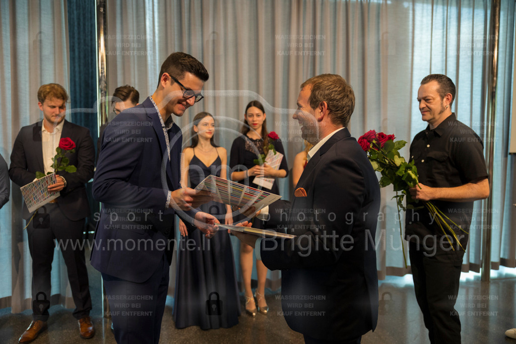 FeusiDiplomfeier_R6OO3012 | Brigitte Münger / bmsportphotography - Realisiert mit Pictrs.com