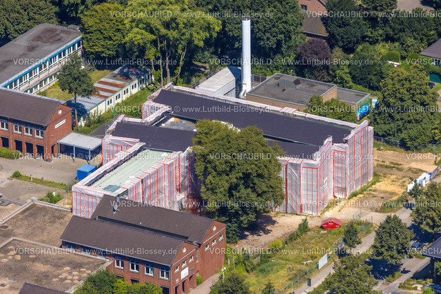 Dinslaken240803189 | Luftbild, Baustelle mit verhüllten Gebäuden am Schulzentrum Hiesfeld Campus Nord, Hiesfeld, Dinslaken, Ruhrgebiet, Nordrhein-Westfalen, Deutschland