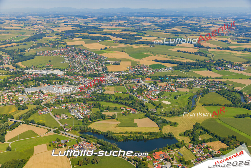 Luftaufnahme von  Ruhstorf an der Rott - Die Luftaufnahme wurde 2025 vom UL-Flugzeug heraus erstellt ( keine Drohne ) - Hochauflösende Luftaufnahme - für professionelle Ausdrucke geeignet. Die Geschenkidee !Mit Lizenz und Bildrechte bestellbar
