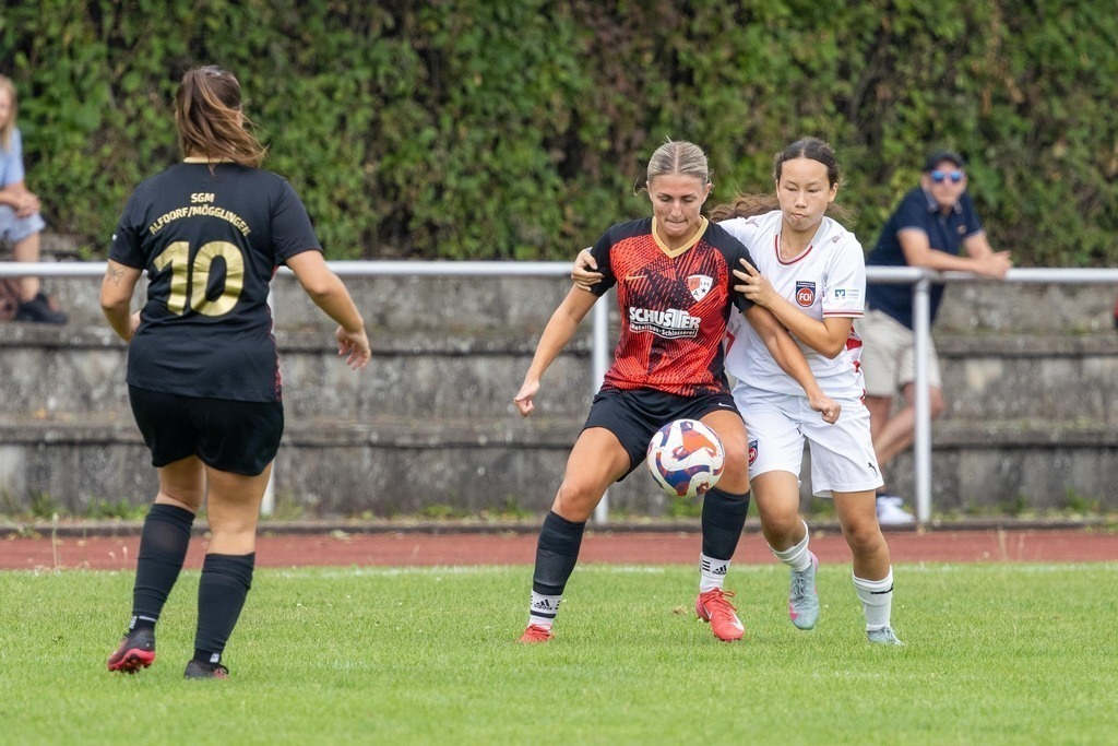 Fußball I FRAUEN I Saison 2025-2026 I Freundschaftsspiel I SGM Alfdorf-Mögglingen - 1FC Heidenheim 1846 I_250817_9113 | Fotopresso – Sportfotografie in Heidenheim & Umgebung. Professionelle Sportfotografie für unvergessliche Momente. Dynamische Action-Shots, emotionale Szenen & hochwertige Bilder. - Realisiert mit Pictrs.com