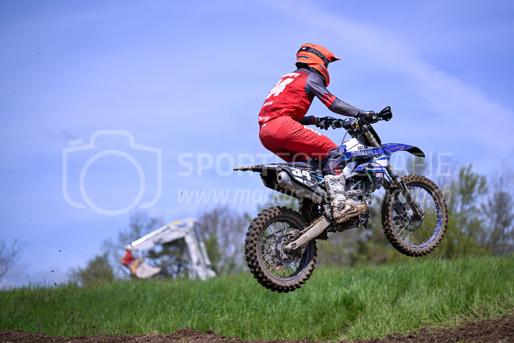 Motocross Schlatt bei Winterthur - 29. April 2023 | #34 Tschuemperlin Kevin aus Hadlikon (CH) auf Yamaha in der Kategorie Hobby Open am Motocross Schlatt bei Winterthur, 29. April 2023.
Instagram: @mx_schlatt | @mc_wila | @sam_schweiz
Bild: Sportfotografie Markus Aeschimann | www.markus-aeschimann.ch - Realisiert mit Pictrs.com