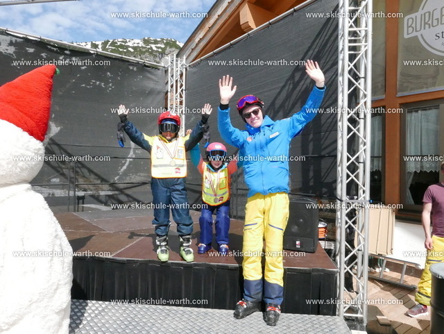 Gruppe Joost | Photos von der Skischule Warth - Realisiert mit Pictrs.com