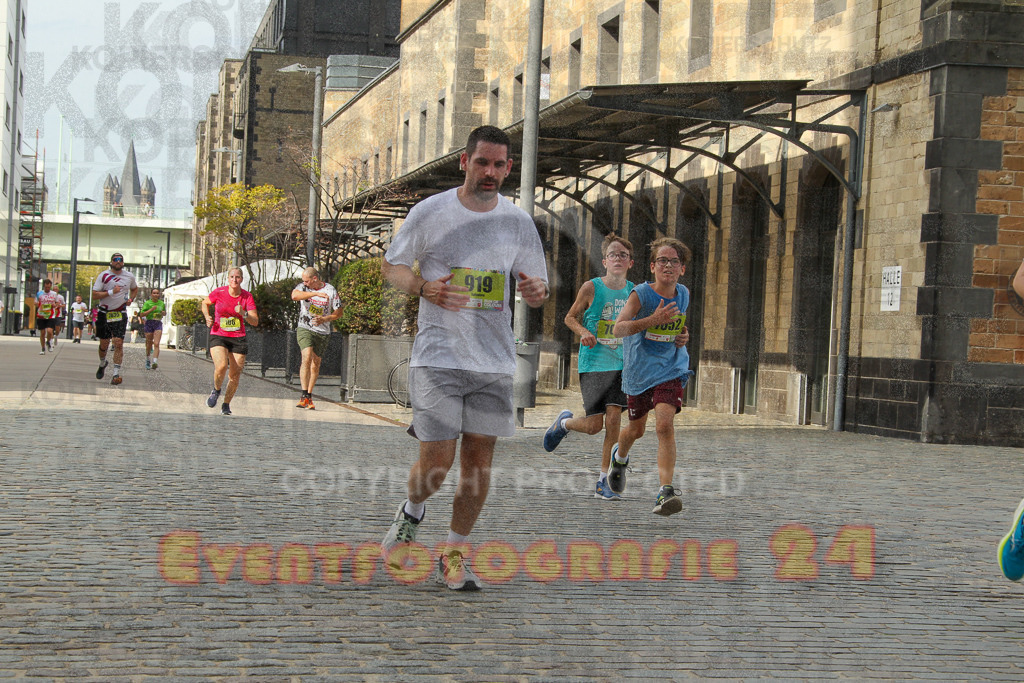 250920_1526_EV4_8797 | Sportfotografie im Rhein-Sieg Kreis, Köln, Bonn, NRW, Rheinland Pfalz, Hessen, etc. Unser Tätigkeitsfeld umfasst den Laufsport vom Volkslauf über den Marathon, Duathlon, Triathon bis zum Ultralauf wie Kölnpfad Ultra oder Schindertrail.