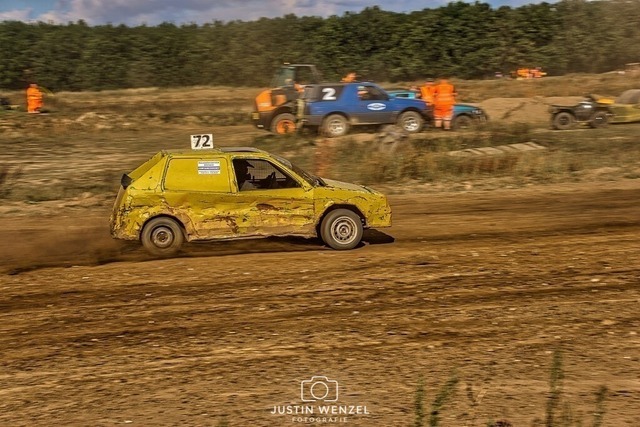 justinwenzelfotografie__dsc6663_232 | 
Natürlich, hier ist eine Meta-Beschreibung, die sich aus dem Text ableitet:

Entdecke die Welt der Fotografie durch die Linse von Justin Wenzel, einem 23-jährigen Fotografen, der seit 2016 seine Leidenschaft für die Kunst entfaltet. Von Portraits über Ti - Realisiert mit Pictrs.com