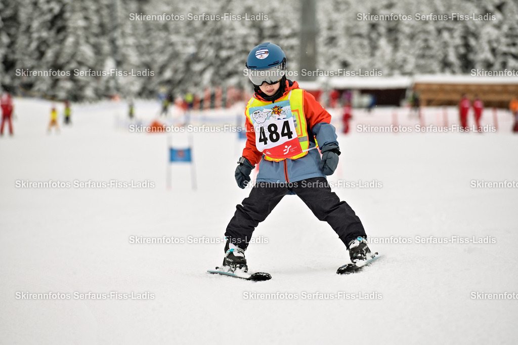 SRF_20.02.2026_0349 | Skirennfotos,Serfaus,Fiss,Ladis,Kinderskirennen,Winter,Tirol,Oberland,skirace,SFL,feelfree,weil wir's genießen,ski,Ski,skifahren,Sonnenplateau, - Realisiert mit Pictrs.com