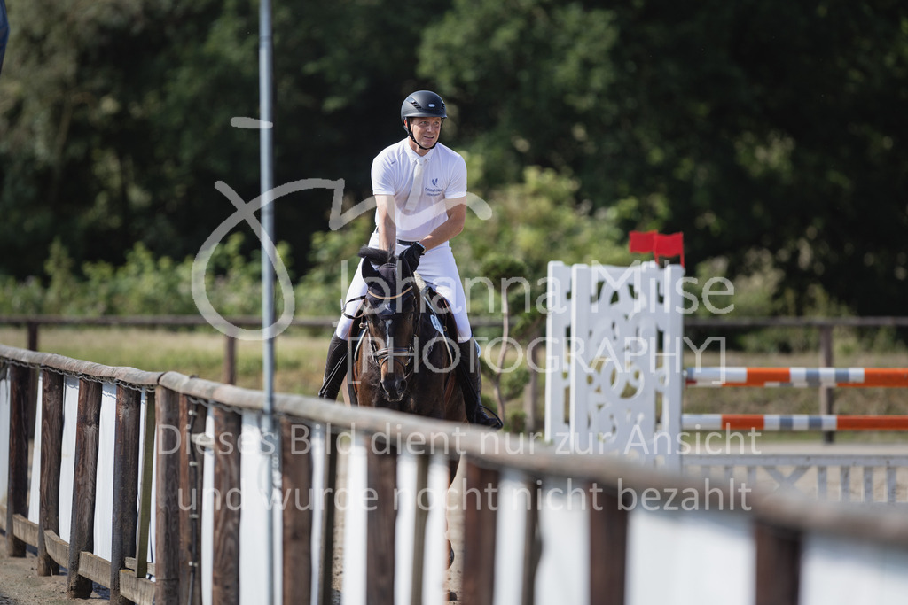 230624_PfSpTa_L-Spr-306 | Deine schönsten Turniermomente als professionelle Fotos! Entdecke hochwertige Pferdesport-Fotografie im Online-Shop. Jetzt Fotos finden & bestellen!