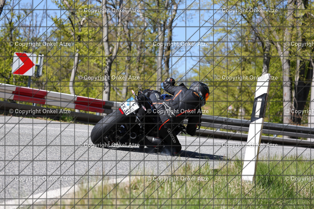 IMG_7697 | Fotograf am Kyffhäuser. Onkel Atze. Kyffhäuser Rennstrecke. Café36. Motorsportfotografie. - Realisiert mit Pictrs.com