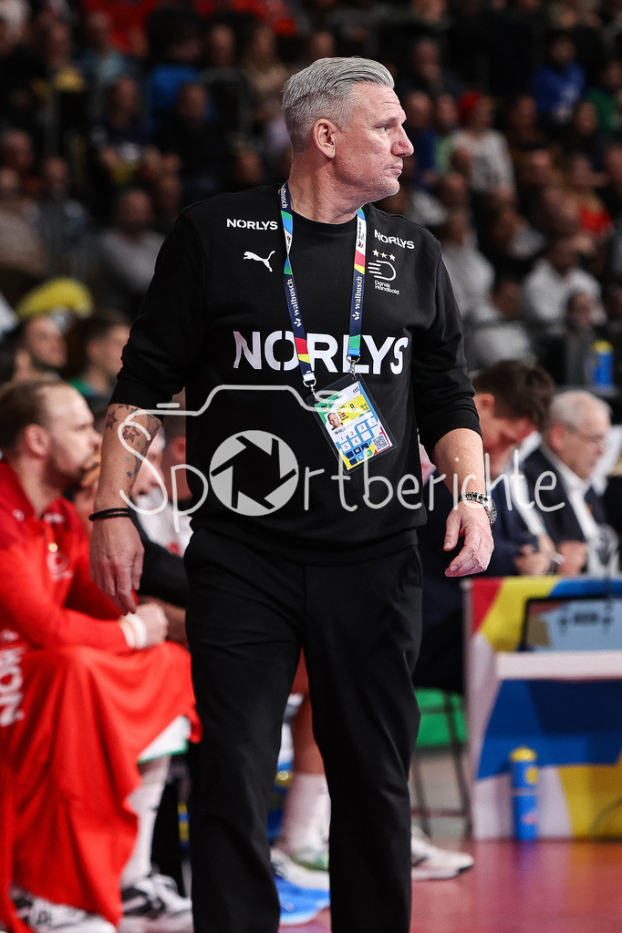 Griechenland - Dänemark | Dänemark Trainer Nikolaj JACOBSEN in Aktion / Freisteller / Einezlfoto