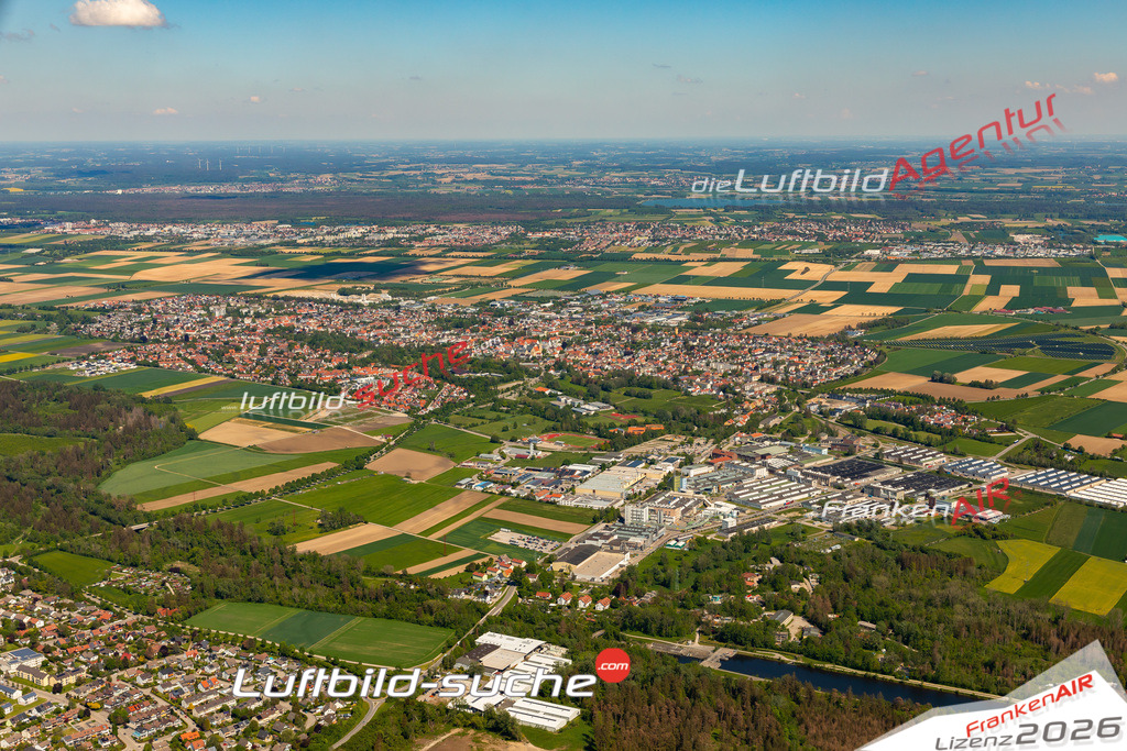 Das Luftbild zeigt : Gewerbegebiet Bobingen - Die Luftaufnahme wurde 2024 vom UL-Flugzeug aus erstellt ( keine Drohne ) - Hochauflösende Luftaufnahme - Für grossformatige Ausdrucke geeignet. Die Geschenkidee !Mit Lizenz und Bildrechte bestellbar
