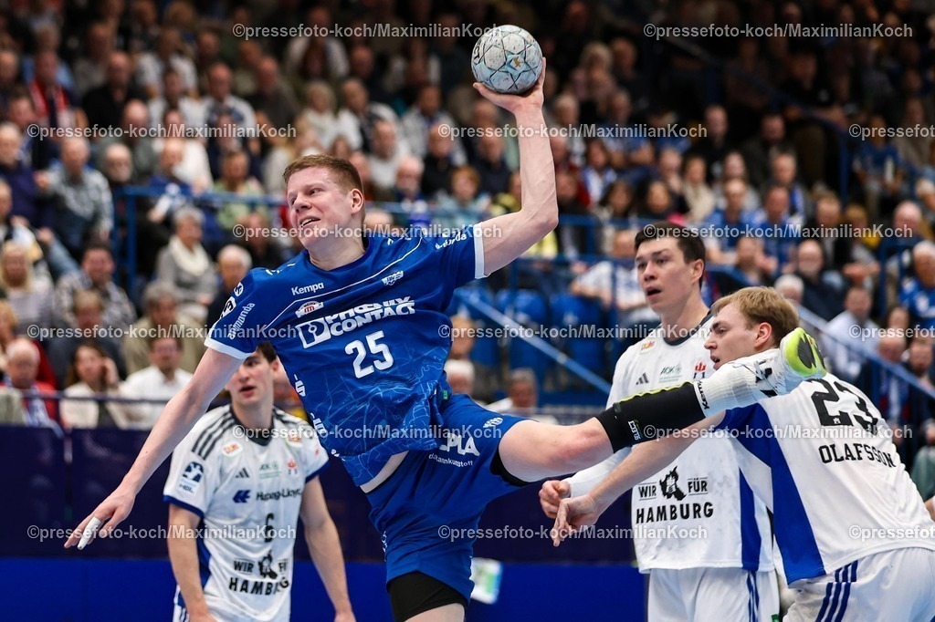 xKWIx26022601025 | 26.02.2026, xKWIx, Handball, DAIKIN Handball-Bundesliga, TBV Lemgo Lippe - Handball Sport Verein Hamburg, PHOENIX CONTACT Arena: Niels Versteijnen (TBV Lemgo Lippe #25) beim Wurf Photo: xKamilxWilkowskixPressefotoKochx