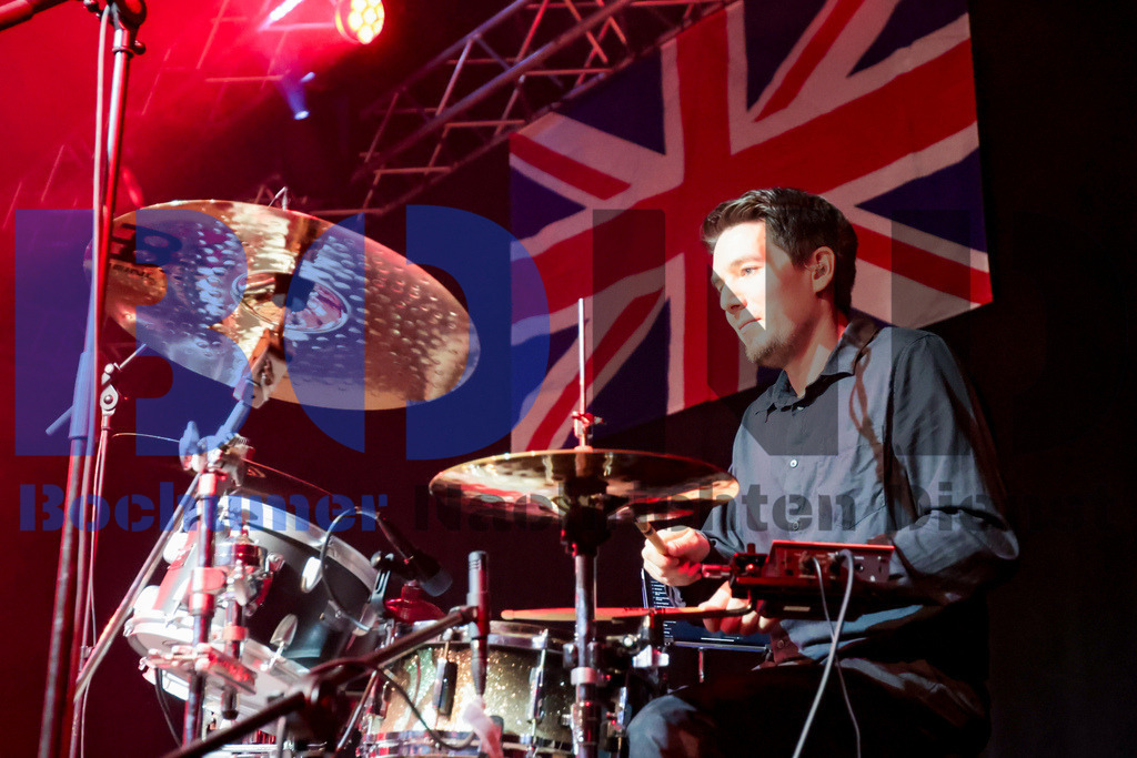 Zeltfestival Ruhr 2024 - Get Back / Beatles Tribute  {date} -  | {headline}(Foto: Sebastian Sendlak / BOND) - Realisiert mit Pictrs.com