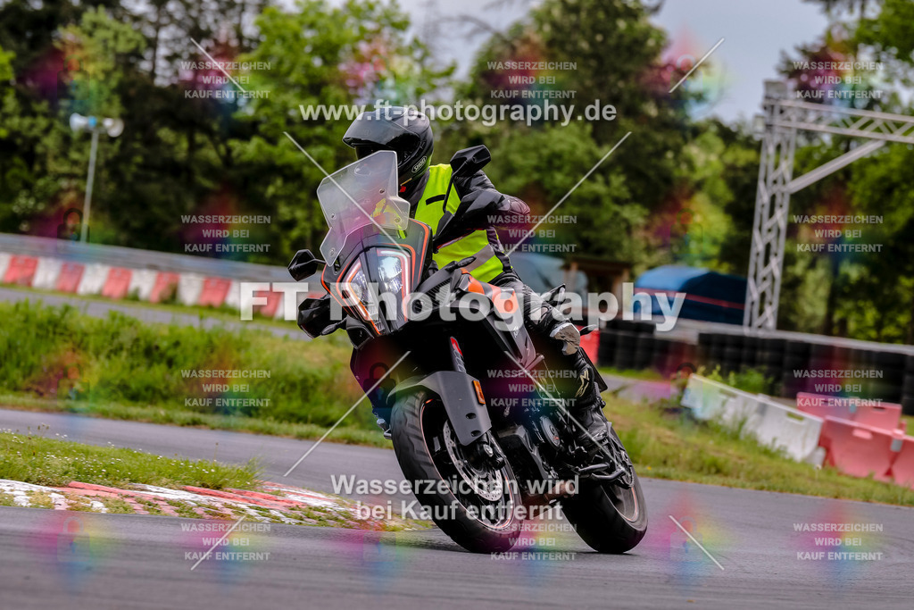 MotoTeamVBK-20627 | Hier findet Ihr Bilder von Touristenfahrten auf der Nürburgring Nordschleife oder von anderen Veranstaltungen die ich besucht habe. Viel Spass beim Durch Schauen 
