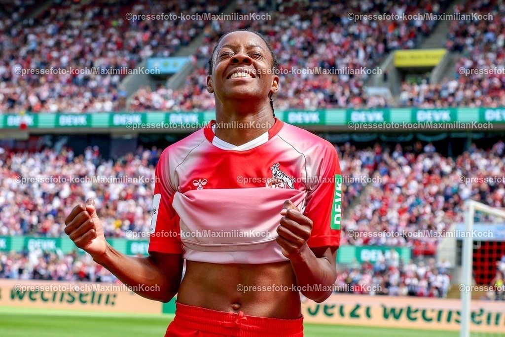 xsscx02052601003 | 26.04.2026, xsscx, Frauen Fussball, Bayer 04 Leverkusen - SC Freiburg, 1. Fussball Bundesliga, 23. Spieltag, Ulrich-Haberland-Stadion, Saison 2025 2026: Torjubel nach dem Tor zum 1:0 durch Torschuetzin Lydia Andrade (1. FC Köln #17) DFB regulations prohibit any use of photographs as image sequences and or quasi-video. Photo: xSandraxScherningxPressefotoKochx